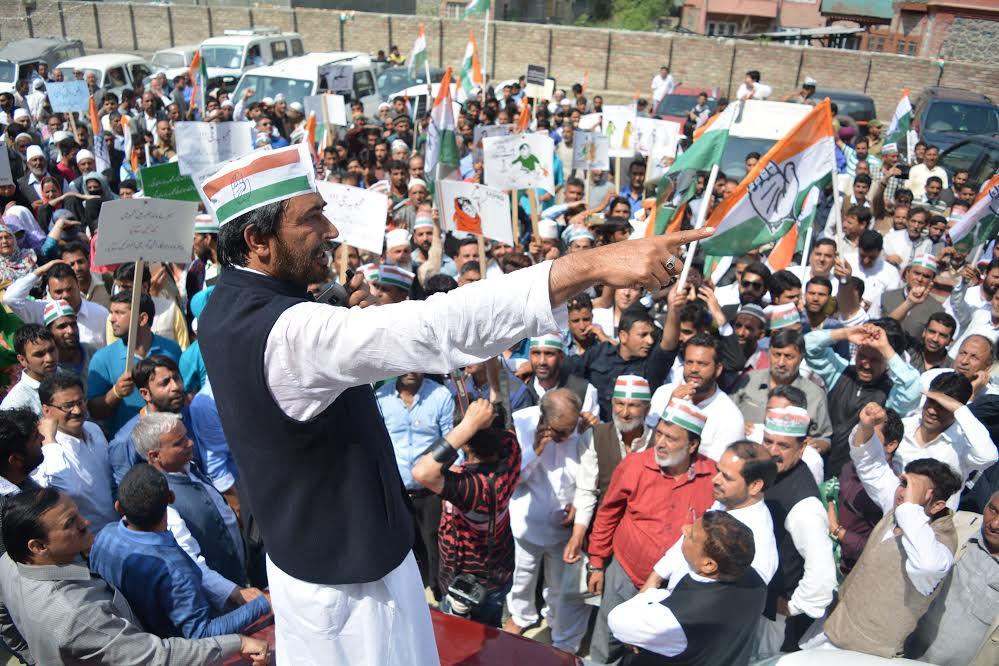 Congress holds protest ahead of Secretariat reopening